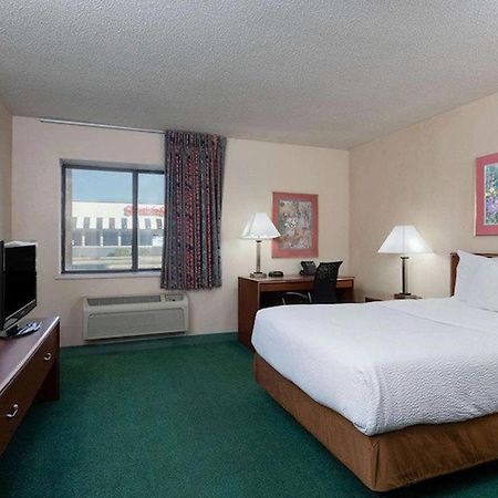 La Quinta Inn By Wyndham Indianapolis East-Post Drive Luaran gambar