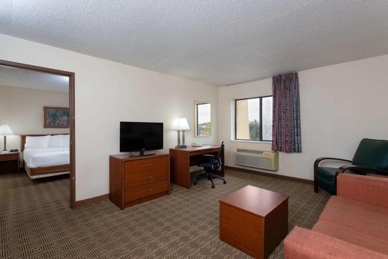 La Quinta Inn By Wyndham Indianapolis East-Post Drive Luaran gambar
